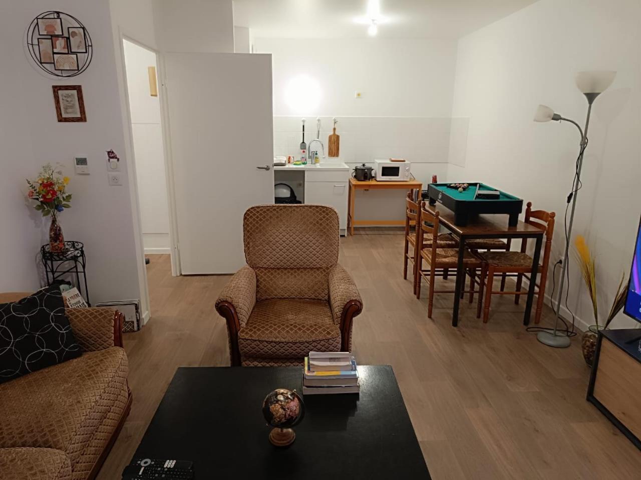Bel Appartement Disponible Conflans-Sainte-Honorine Buitenkant foto